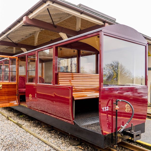 Built by the engineering team at the Ffestiniog Railway Company, 'Ruth' is a beautiful Directors' Saloon which can be hired privately for special experiences on the railway. 

There are comfortable padded seats inside for eight people plus semi-open balco